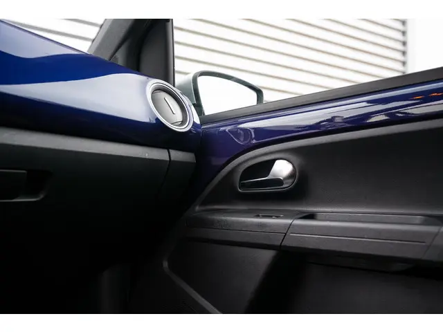 Volkswagen up! 1.0 high up! 2015 Benzine 22