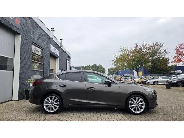 Mazda 3 2.0 SkyActiv-G 120 Sports-Line 2015 Benzine 7