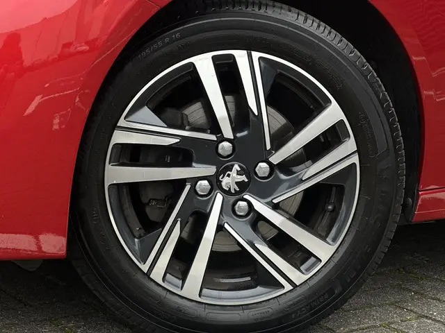 Peugeot 208 1.2 PureTech 100pk Allure Pack 2021 Benzine 32