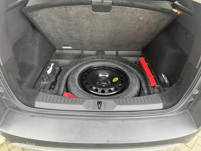 Ford Kuga 1.6 Titanium 2014 Benzine 12