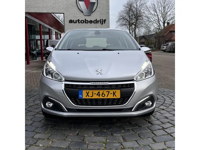 Peugeot 208 1.2 PureTech Allure 2018 Benzine 23