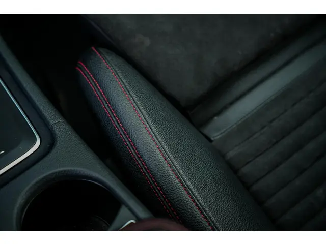 Mercedes-Benz GLA GLA 180 2019 Benzine 22