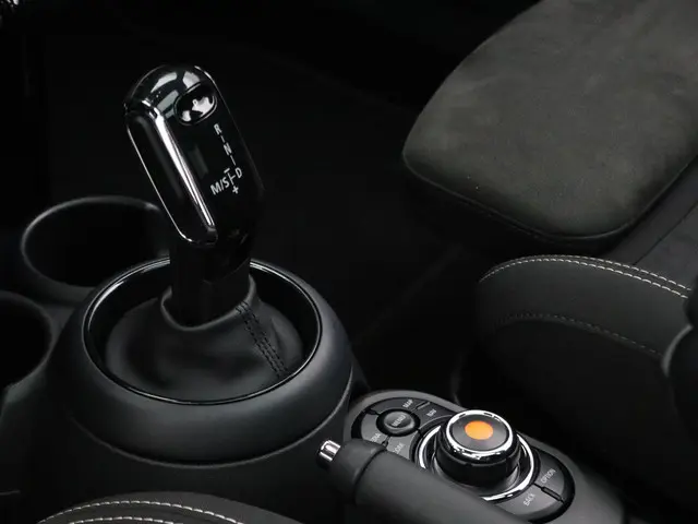 MINI 3-Deurs Cooper 2020 Benzine 12