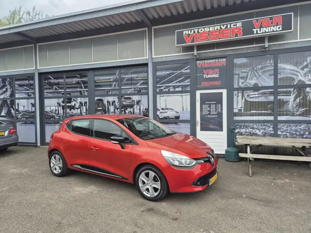 Renault Clio 1.2 Dynamique automaat 2015 Benzine 2