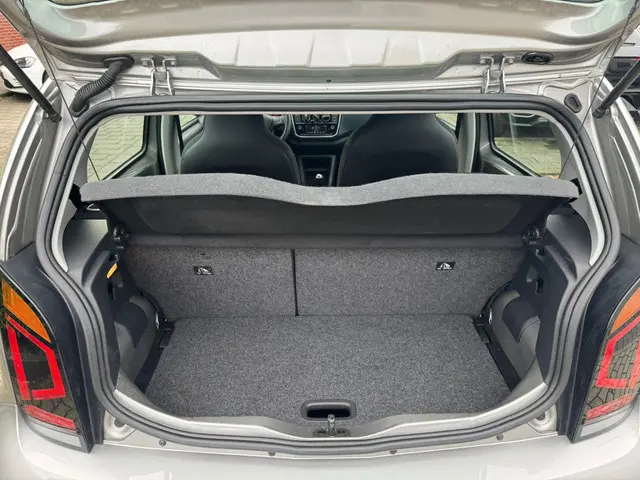 Volkswagen up! 1.0 2020 Benzine 6