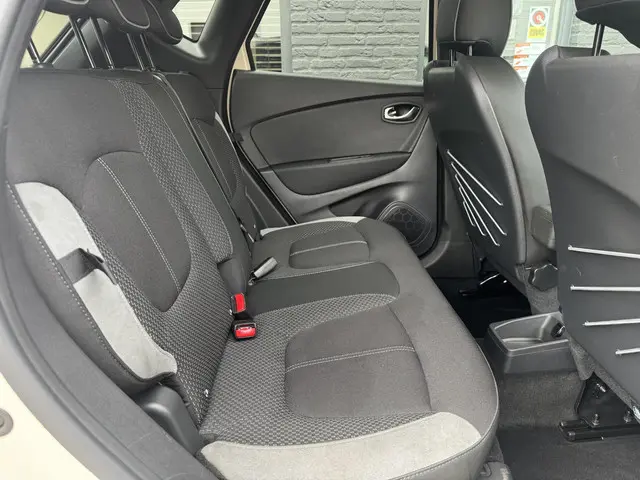 Renault Captur 1.2 TCe Bose 2018 Benzine 16