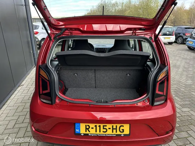 Volkswagen up! 1.0 2022 Benzine 18