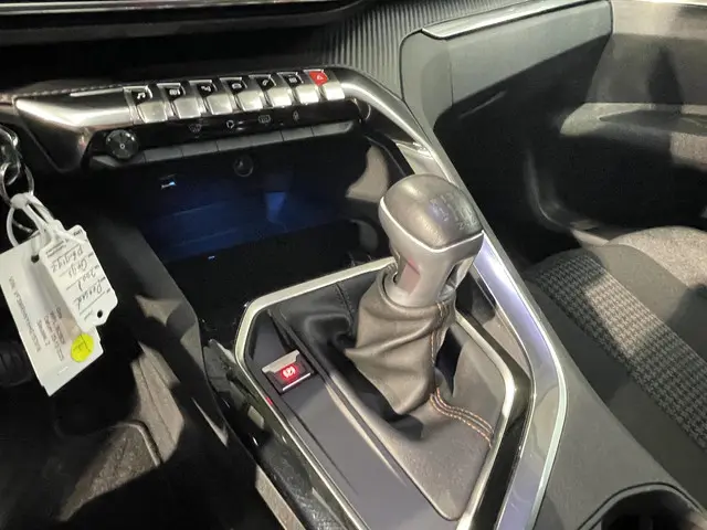 Peugeot 3008 1.2 PureTech Active 2017 Benzine 19