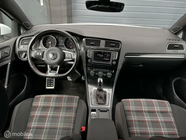 Volkswagen Golf GTI 2.0 TSI |GERESERVEERD 2016 Benzine 25