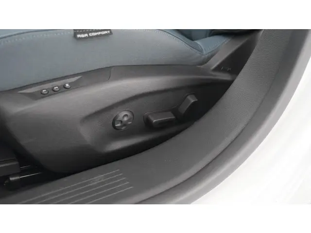 Peugeot 308 PureTech 130 GT Pack Business 2022 Benzine 32
