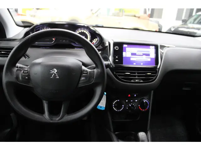 Peugeot 208 1.2 PureTech Active 2017 Benzine 9