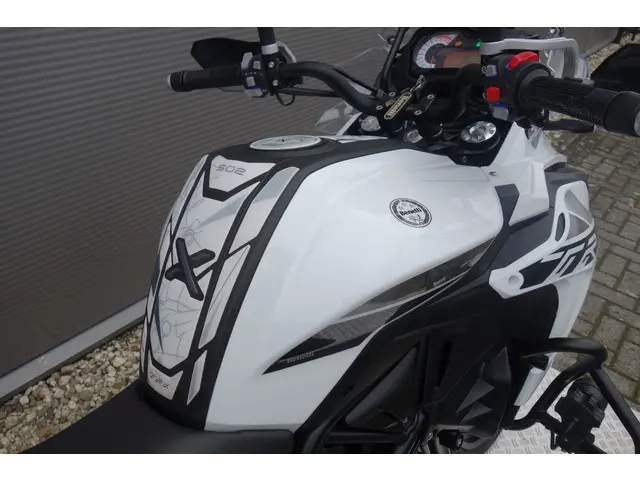 Benelli TRK 502 X 2023 Benzine 13