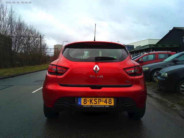 Renault Clio 0.9 TCe Expression (NAVI +Airco ) 2013 Benzine 8