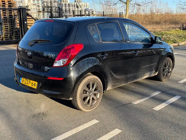 Hyundai i20 1.2i Go! / AIRCO / NAP 2015 Benzine 6