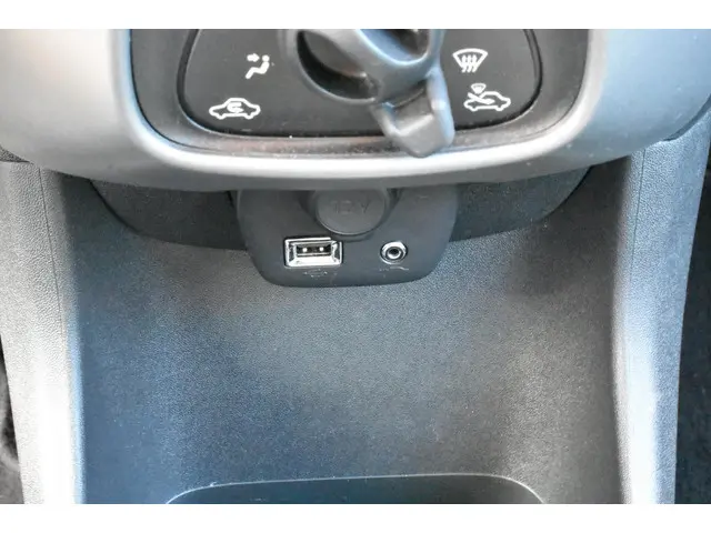 Toyota Aygo 1.0 VVT-i x-play 2020 Benzine 28