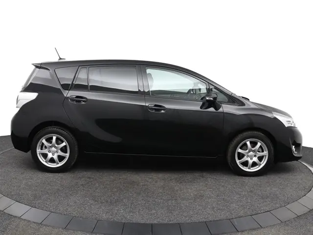 Toyota Verso 1.8 VVT-i SkyView Edition 2018 Benzine 13