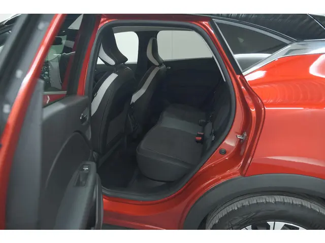 Renault Captur TCe 90 Techno 2024 Benzine 28