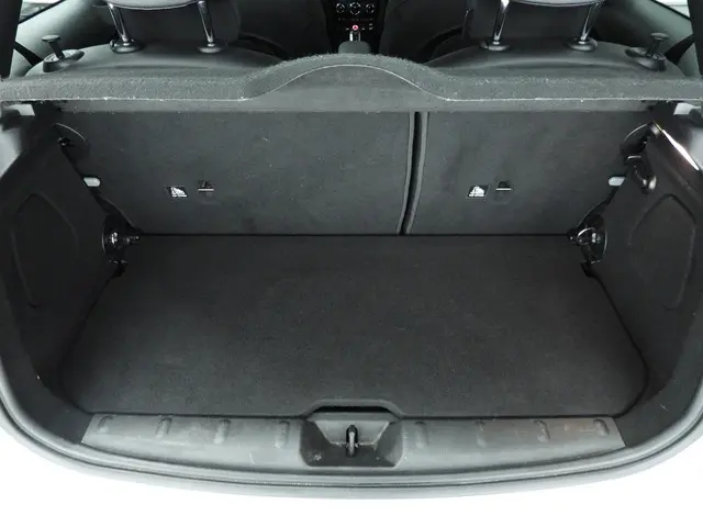 MINI 3-Deurs Cooper 2022 Benzine 9