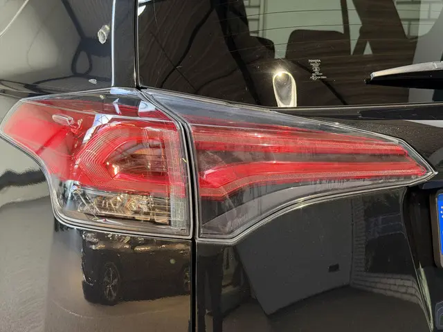 Toyota RAV4 2.5 Hybrid Executive 2018 Hybride Benzine 4