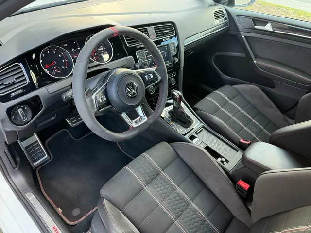 Volkswagen Golf 2.0 TSI GTI Clubsport 2017 Benzine 17