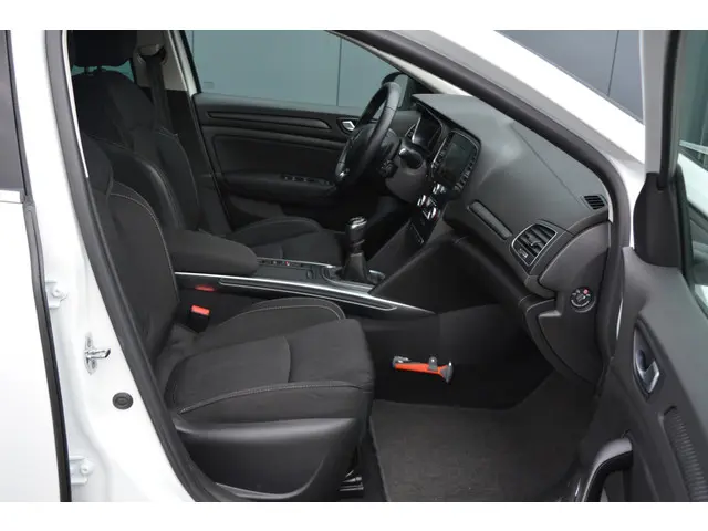 Renault Mégane 1.3 TCe Limited 2020 Benzine 24