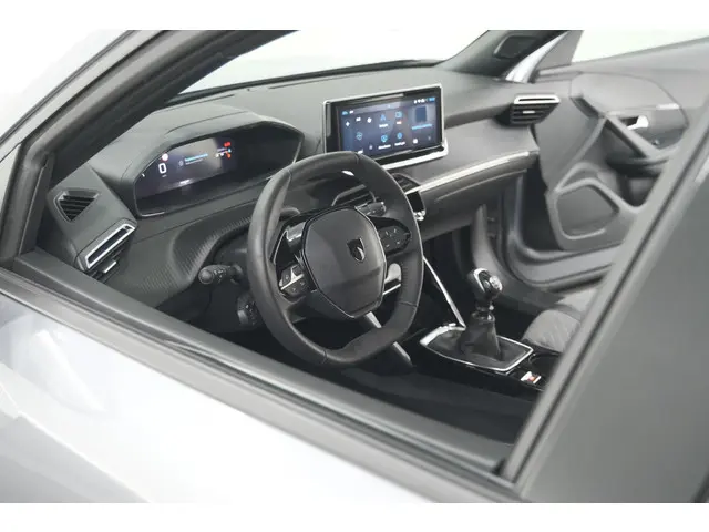 Peugeot 2008 PureTech 100 Allure 2024 Benzine 2