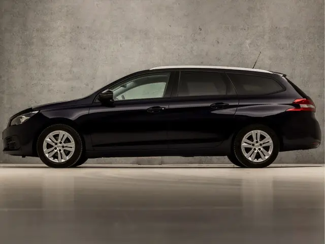Peugeot 308 SW 1.2 PureTech Sport 2020 Benzine 2