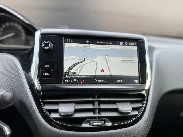 Peugeot 208 1.2 PureTech Allure 2018 Benzine 42