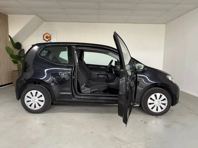 Volkswagen up! 1.0 BMT high up! Airco 2017 Benzine 9