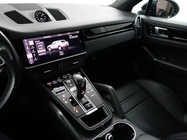 Porsche Cayenne Coupé 3.0 E-Hybrid- 2021 Hybride Benzine 9