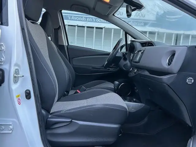 Toyota Yaris 1.5 Hybrid Aspiration 2016 Hybride Benzine 13