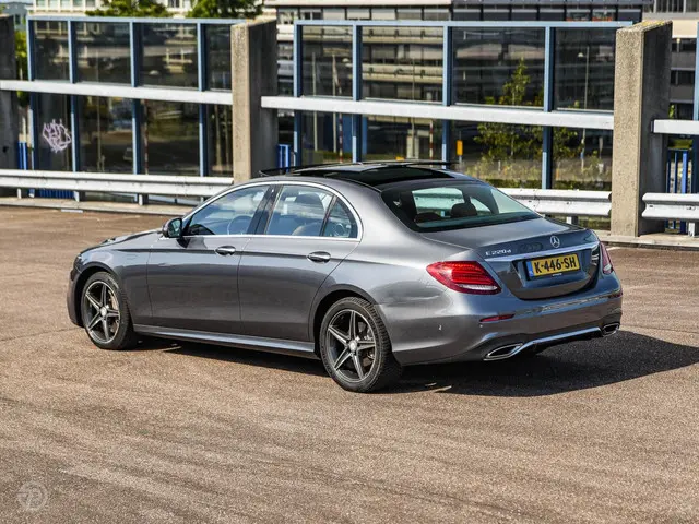 Mercedes-Benz E-Klasse 220 d Prestige Plus 2016 Diesel 39