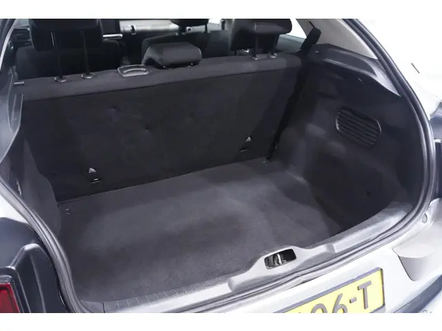 Citroën C4 Cactus 1.2 VTi Feel 2015 Benzine 18