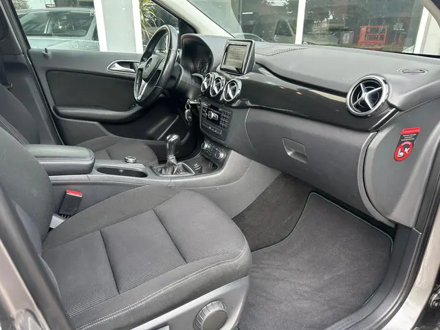 Mercedes-Benz B-Klasse 180 Ambition 2012 Benzine 11