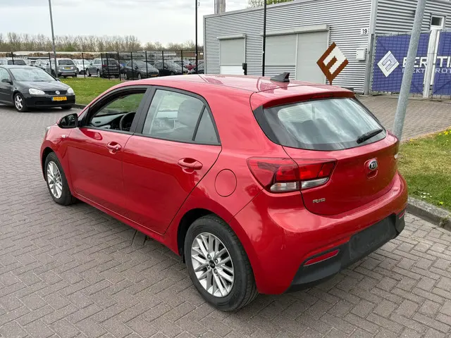 Kia Rio 1.2 CVVT Navigator Camera 2019 Benzine 4