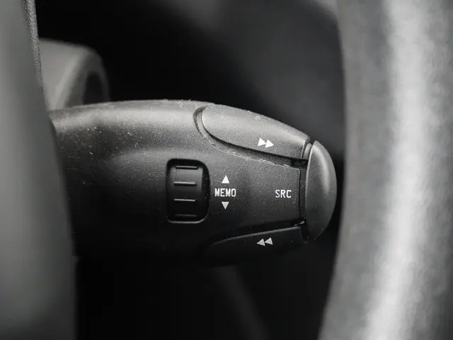 Peugeot 208 1.0 VTi Access 2014 Benzine 16