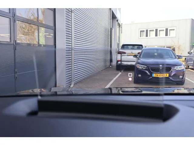 Citroën C4 1.2 Puretech Shine Pack Business 2023 Benzine 26