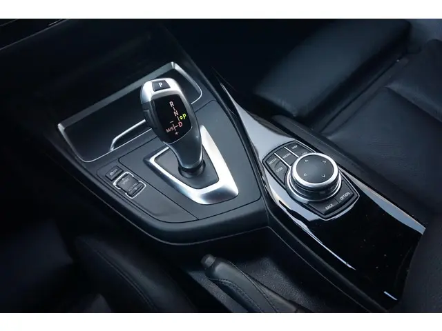 BMW 1 Serie 118i 2018 Benzine 15