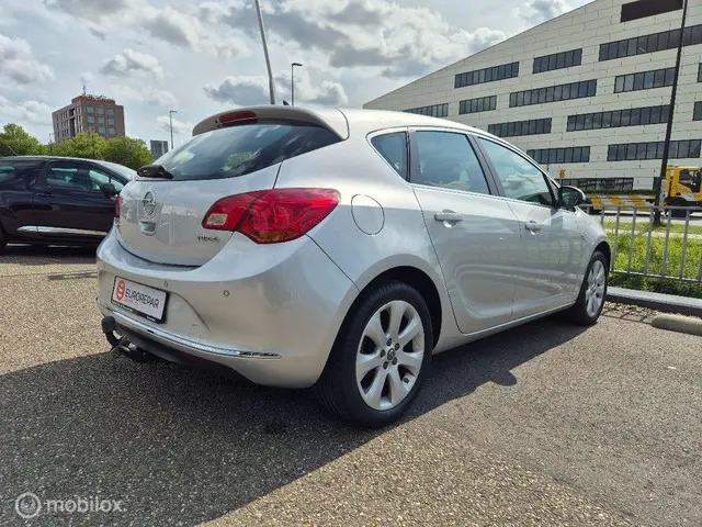 Opel Astra 1.4 Turbo Blitz 2015 Benzine 12