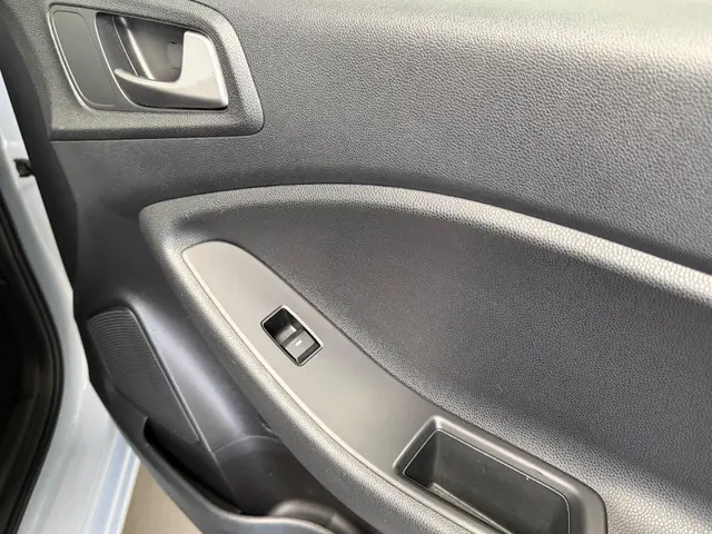 Hyundai i20 1.2 Comfort EASSS Sport Lijn 2018 Benzine 16