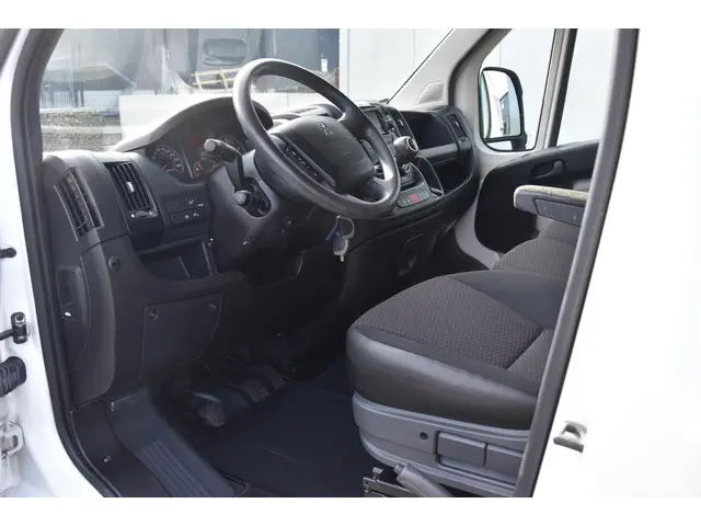 Peugeot Boxer Bestel 330 2.2 HDI L1H2 XR 2016 Diesel 8