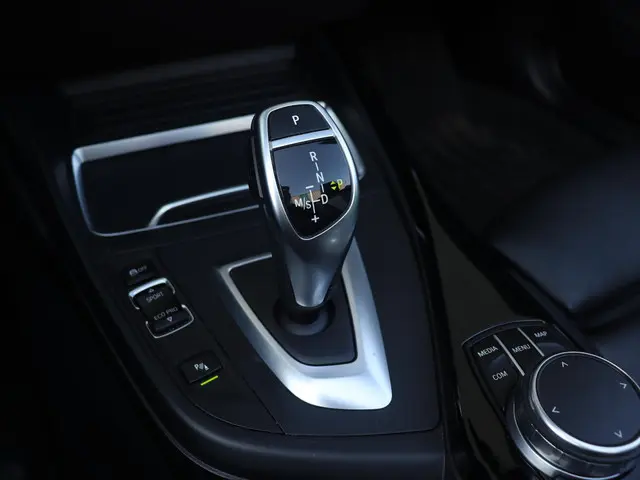 BMW 2 Serie Cabrio 220i 2019 Benzine 17