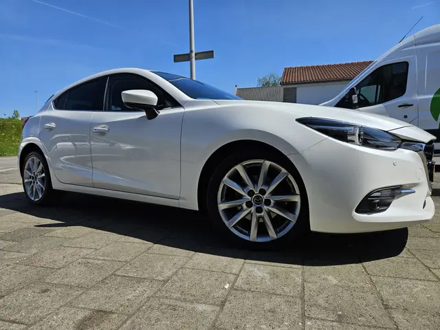Mazda 3 2.2 SkyActiv-D 150 GT-M 2018 Diesel 3