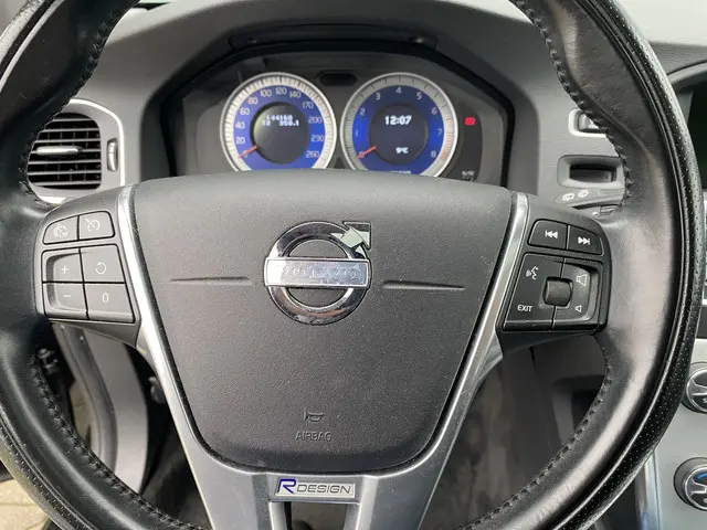 Volvo V60 1.6 T3 R-Design 2013 Benzine 19