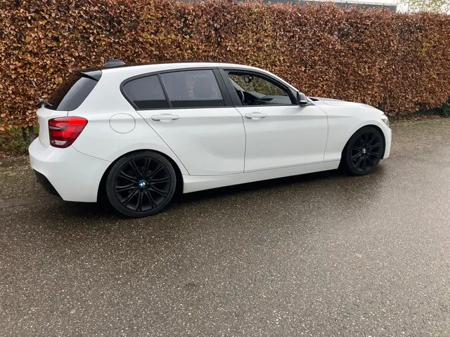 BMW 1 Serie 114i EDE Sport 2013 Benzine 6