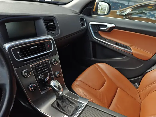 Volvo V60 T3 200pk Momentum Automaat 2012 Benzine 19