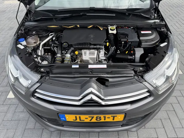 Citroën C4 1.2 PureTech Feel Collection 2015 Benzine 20