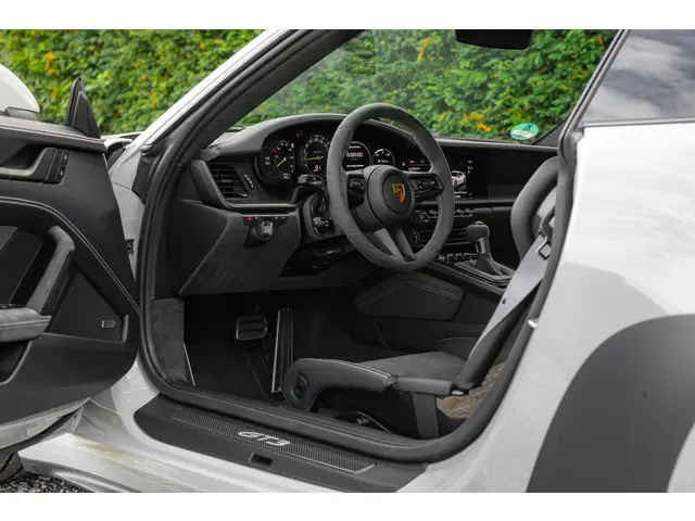 Porsche 911 4.0 GT3 2022 Benzine 4