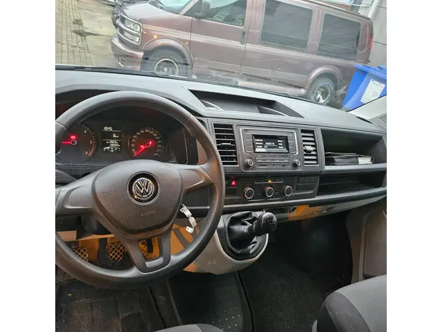 Volkswagen Transporter 2.0 TDI L1H1 2017 Diesel 7