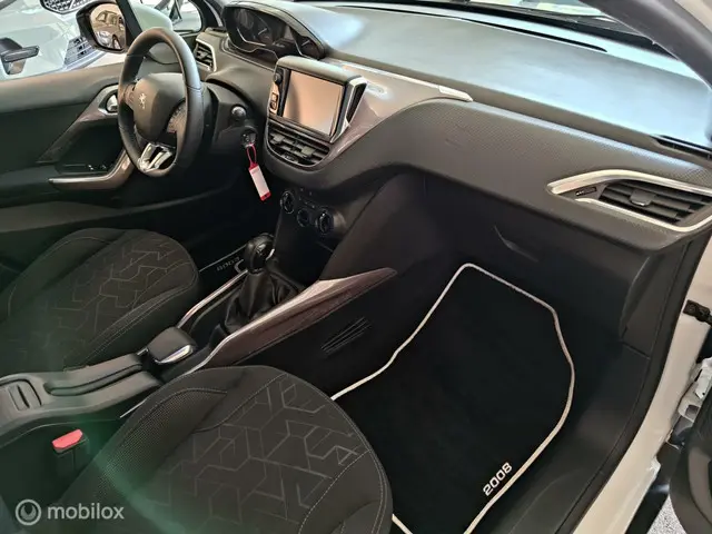 Peugeot 2008 1.2 PureTech Access 2014 Benzine 18